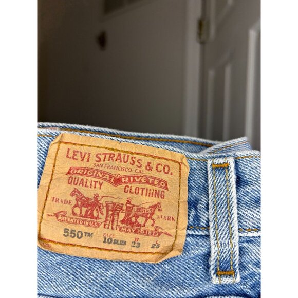 LEVI'S 550 Relaxed Fit Boys 10 Slim 5-Pocket 23X25 Denim Light Wash Jeans - Picture 9 of 9